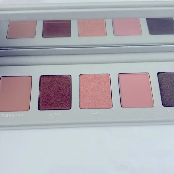 Beauty Counter Eye Shadow - Picture 2 of 3